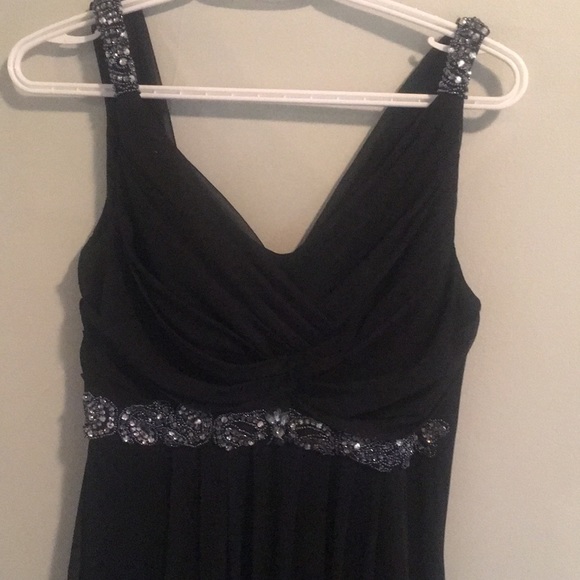 Simple black prom/formal dress - Picture 2 of 4